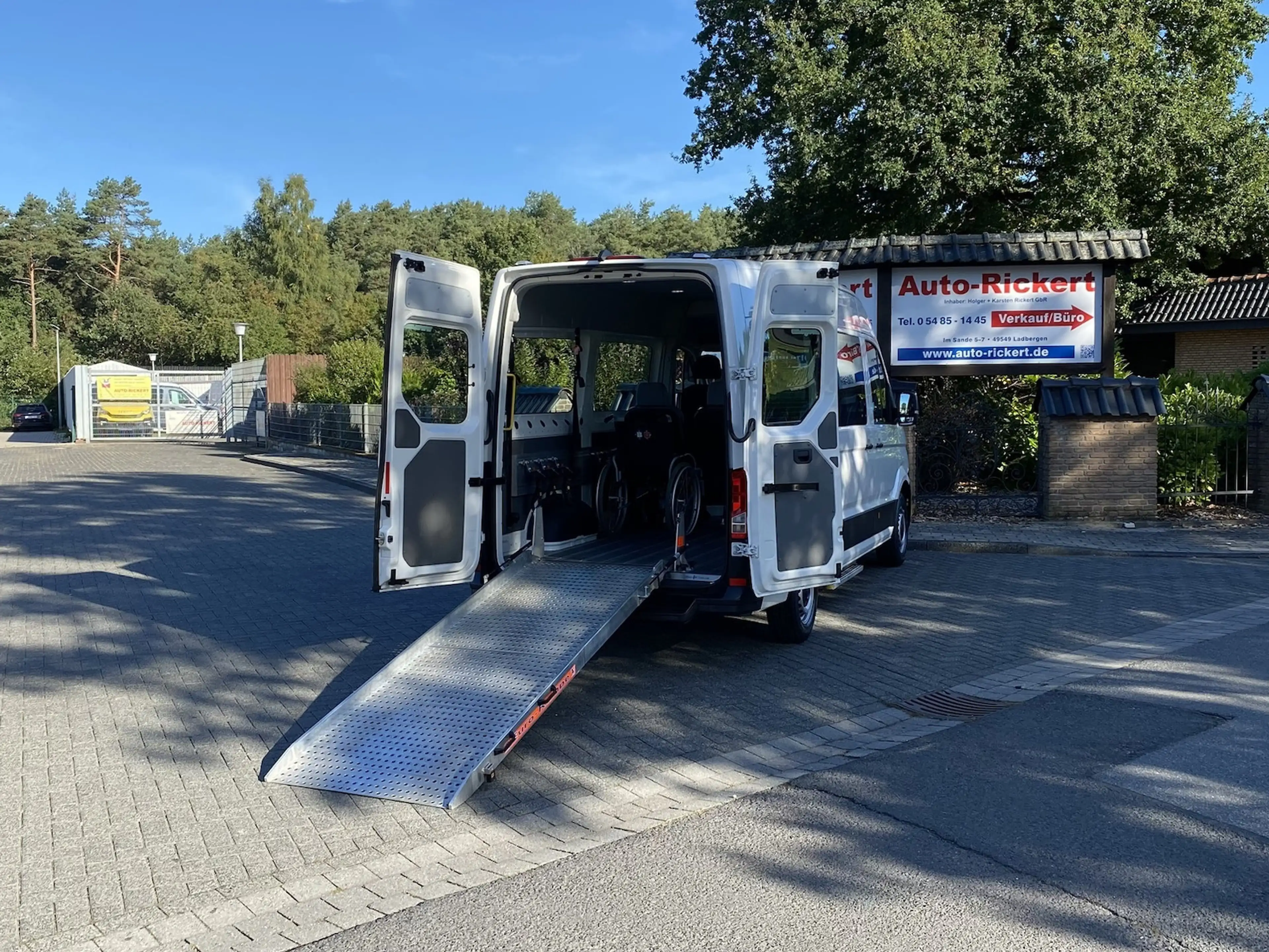 Volkswagen Crafter 35 MR Hochdach | Rollstuhlgerecht | Rampe | System