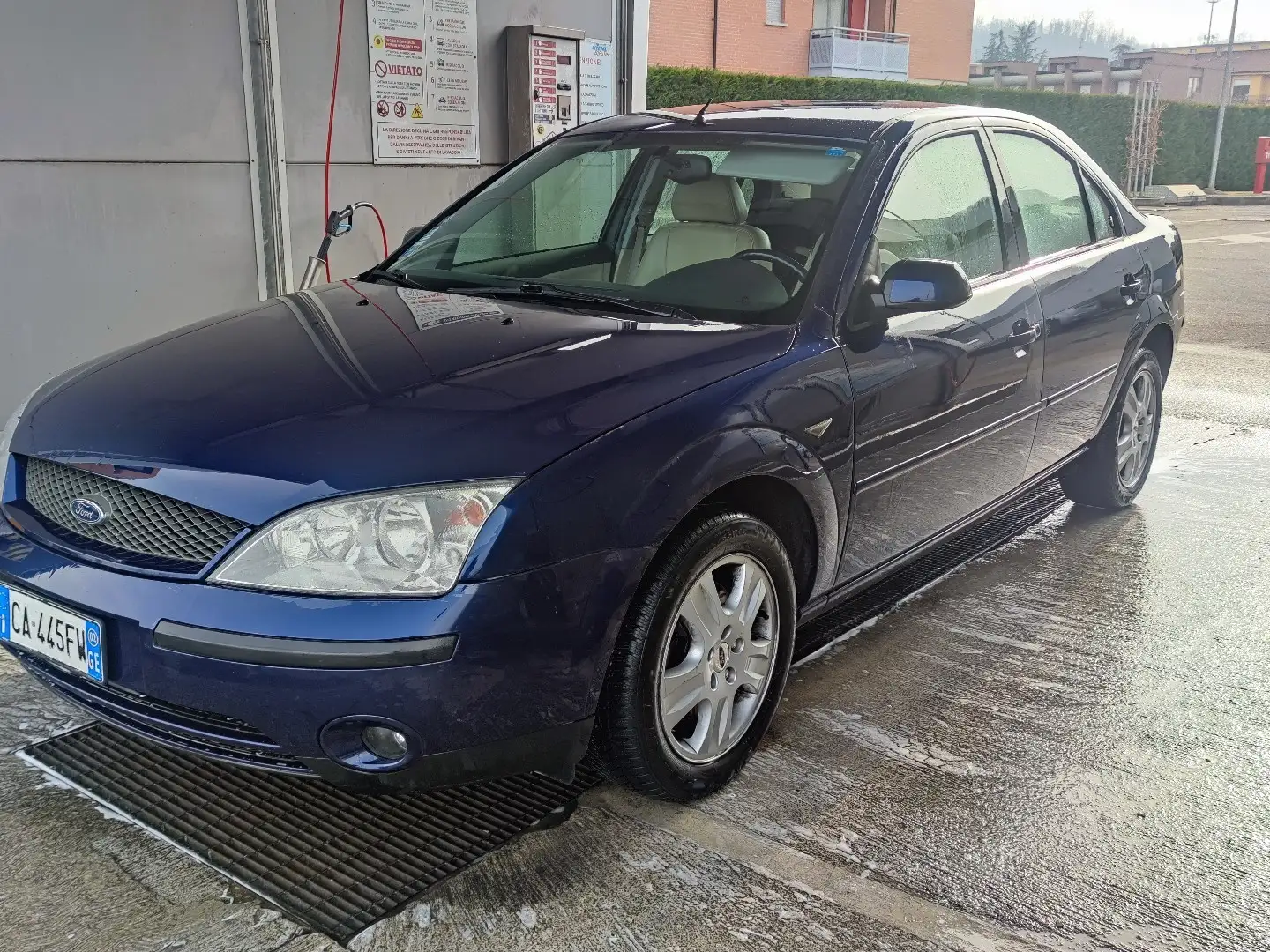 Ford Mondeo 4p 2.0 tdci Ghia Blu/Azzurro - 2