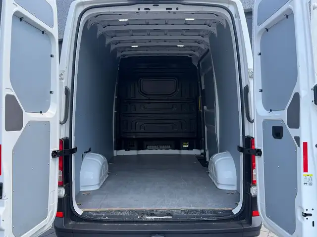 Volkswagen Crafter view 14