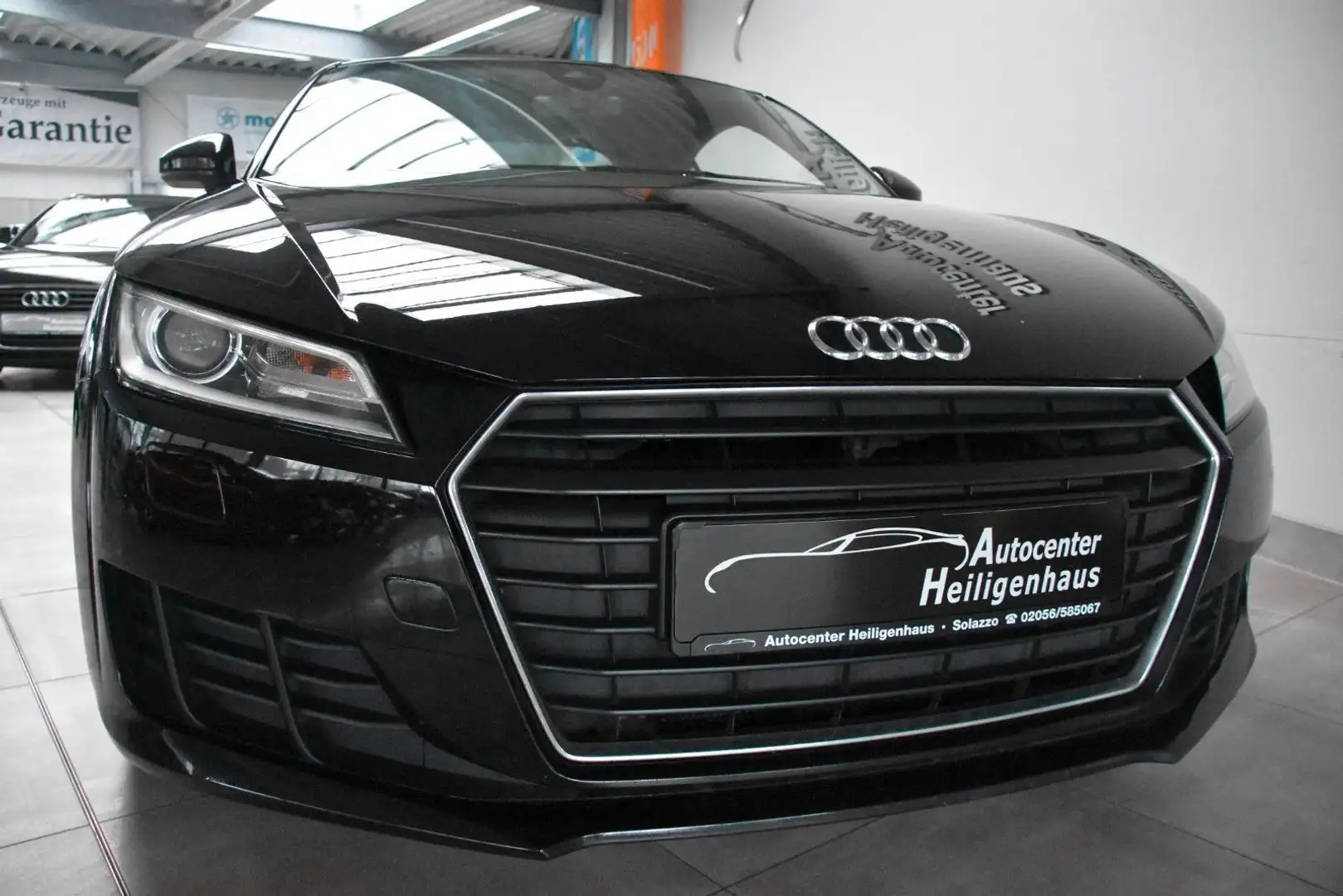 Audi TT Coupe 2.0 TFSI Xenon Navi Klima Sitzhz PDC Schwarz - 2