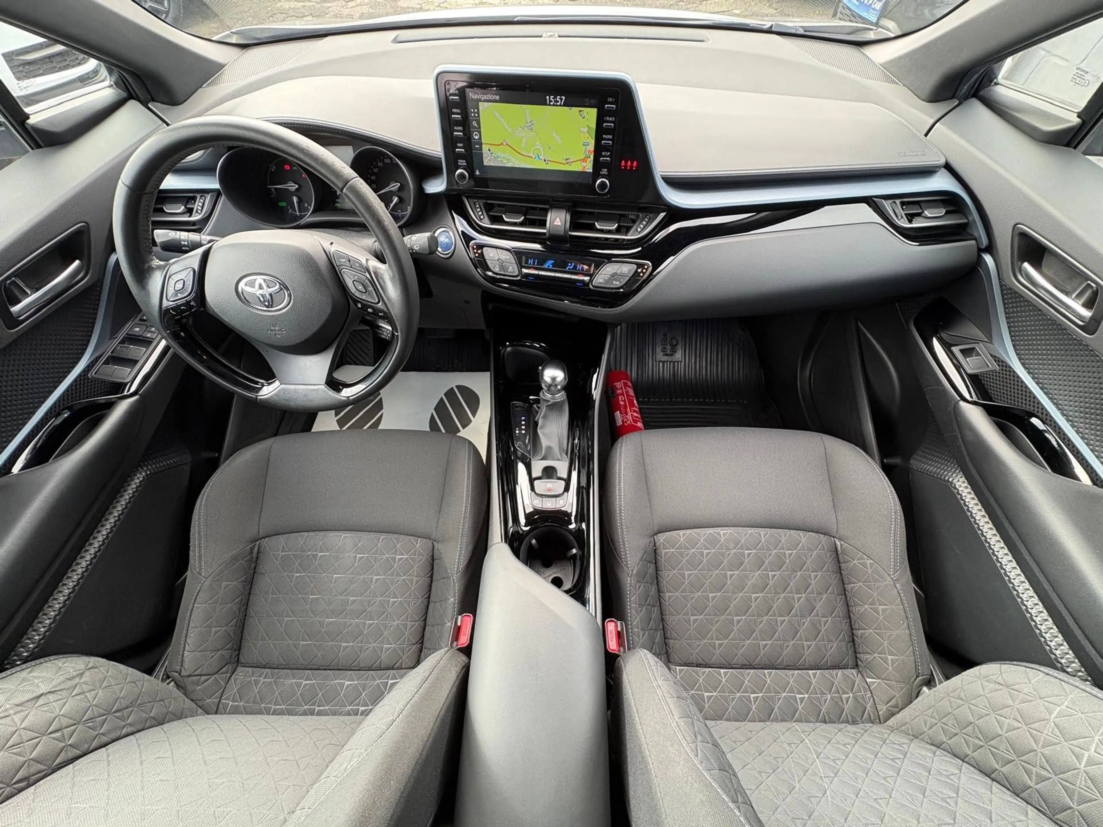 Toyota C-HR Hybrid 2.0i VVT-i C-Hic E-CVT — photo 9