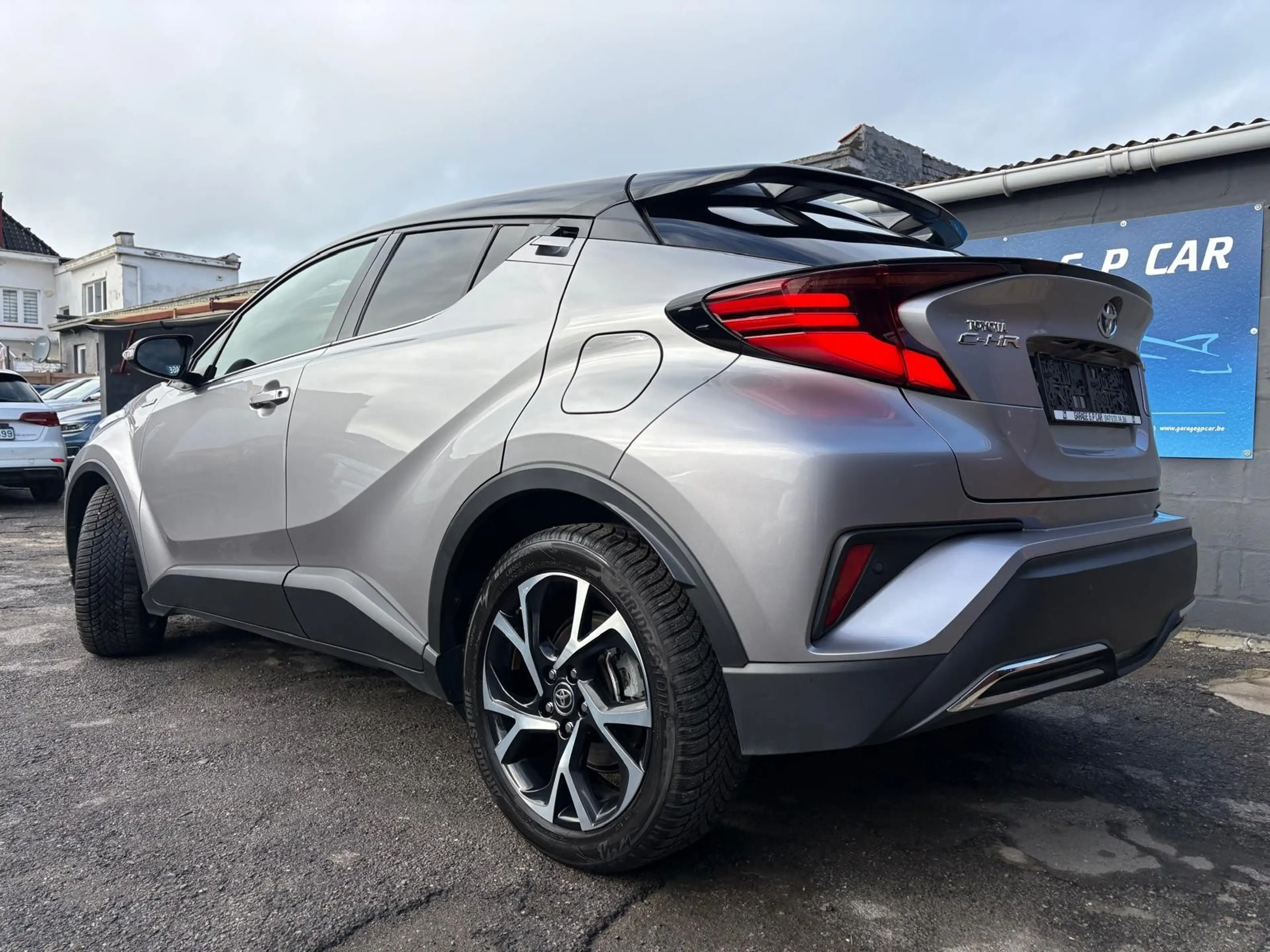 Toyota C-HR Hybrid 2.0i VVT-i C-Hic E-CVT — photo 6