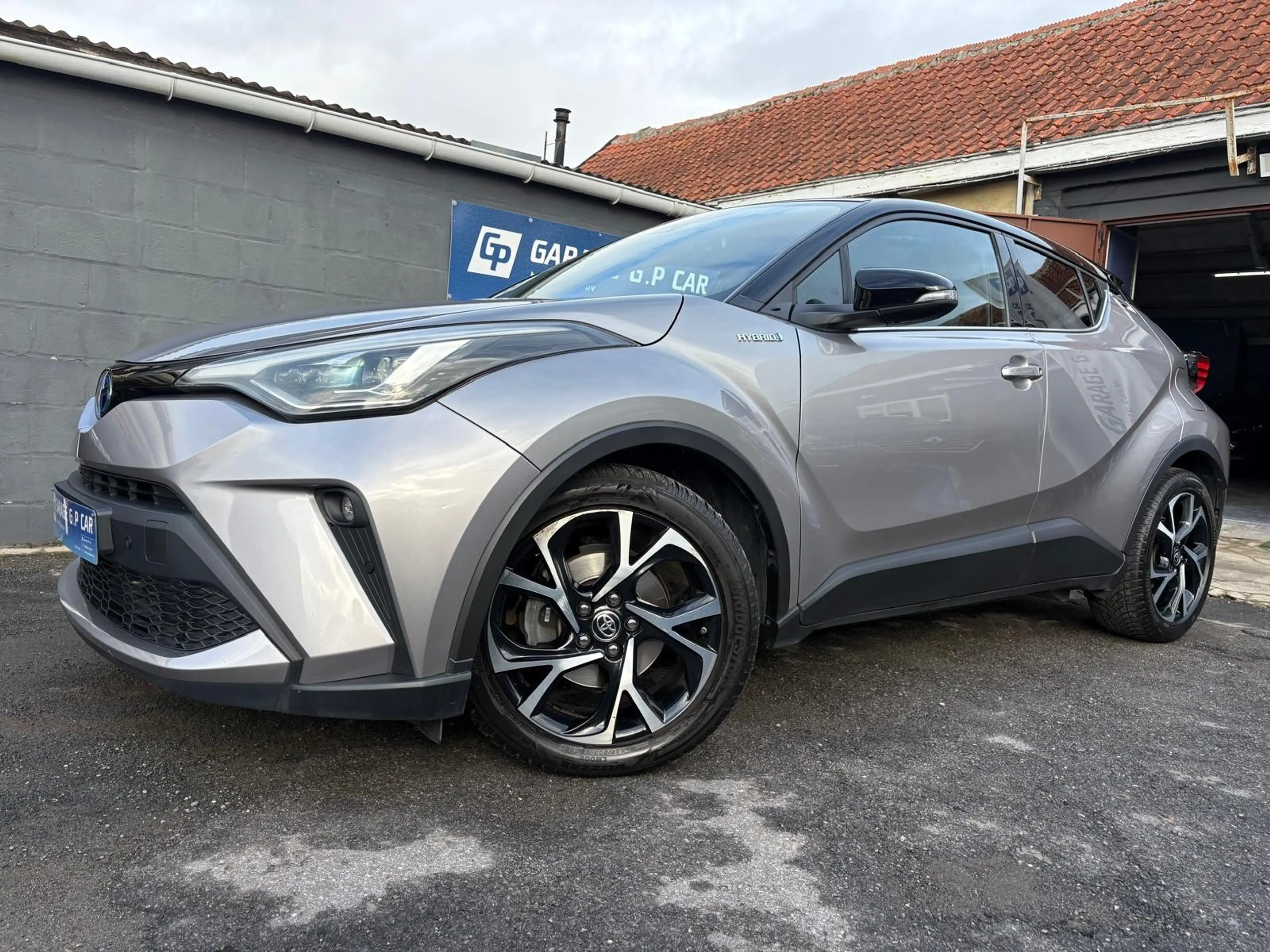 Toyota C-HR Hybrid 2.0i VVT-i C-Hic E-CVT