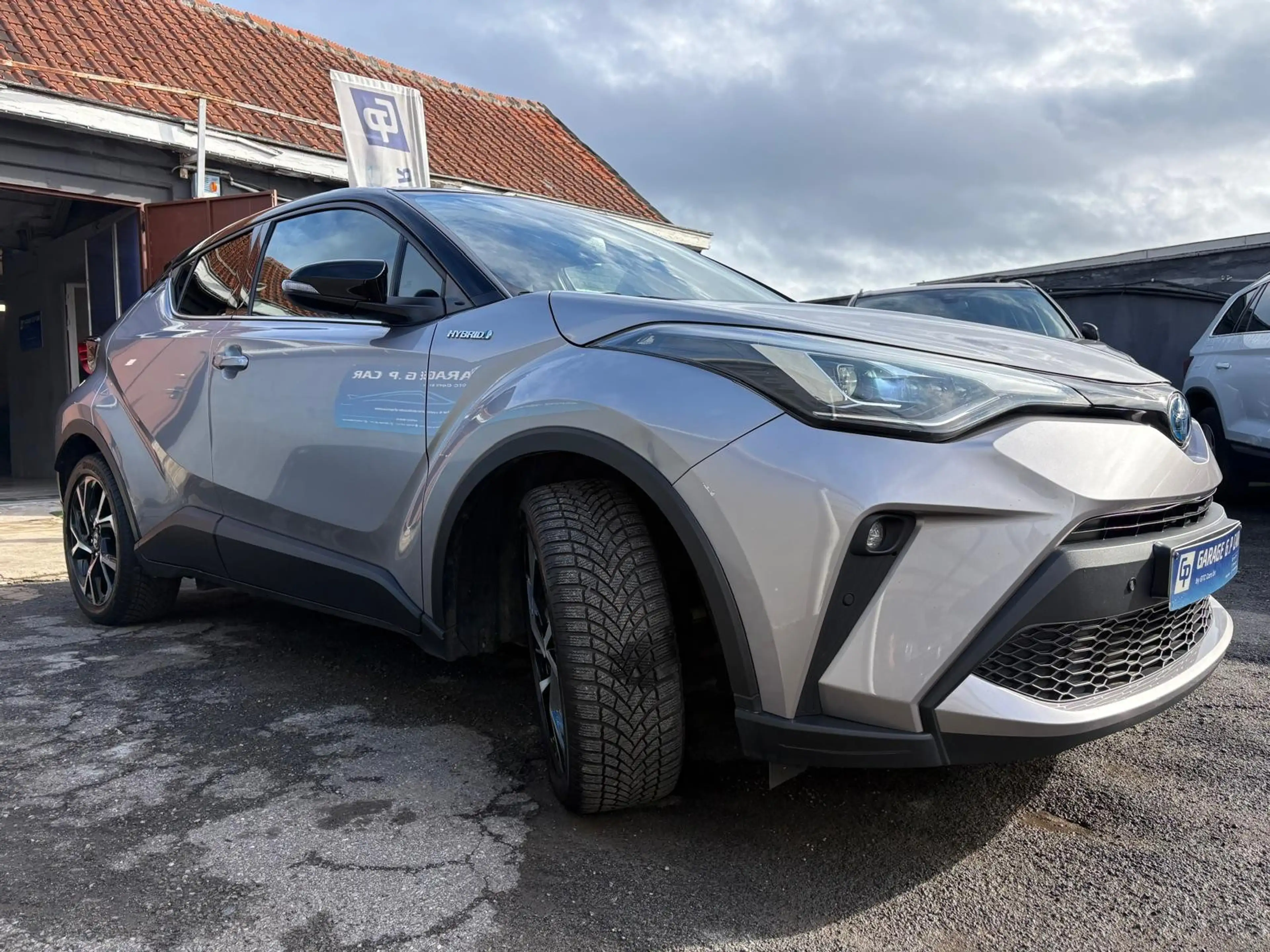 Toyota C-HR Hybrid 2.0i VVT-i C-Hic E-CVT — photo 3