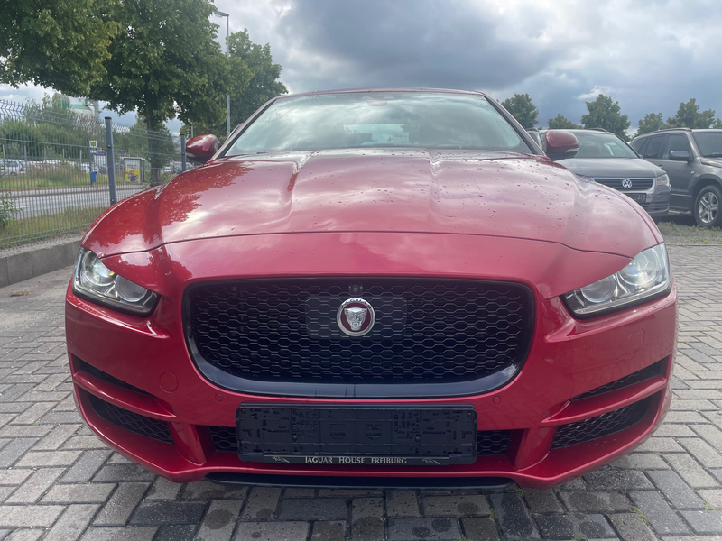 Jaguar XE Portfolio Allrad AWD Xenon W+S — photo 2
