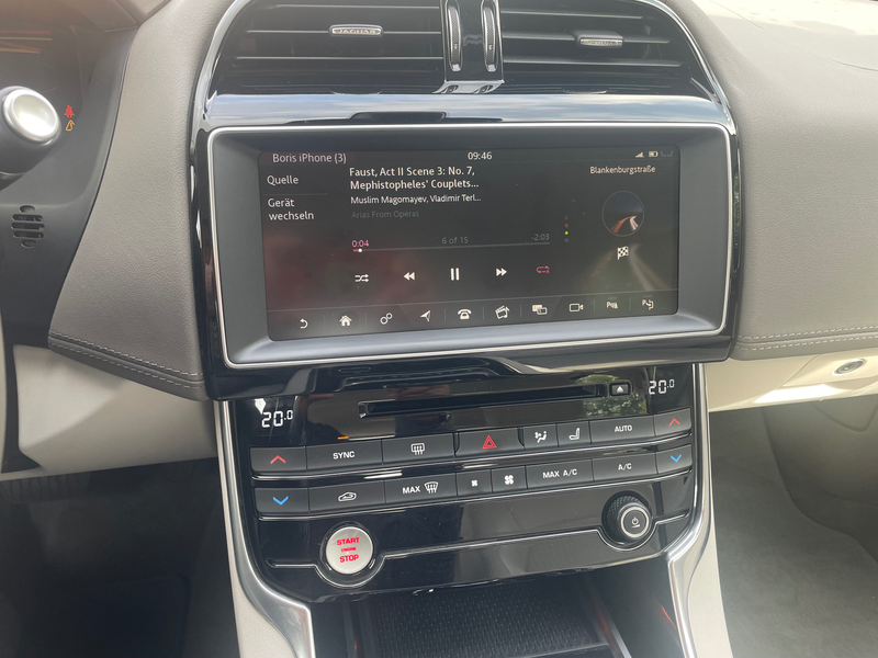 Jaguar XE Portfolio Allrad AWD Xenon W+S — photo 19