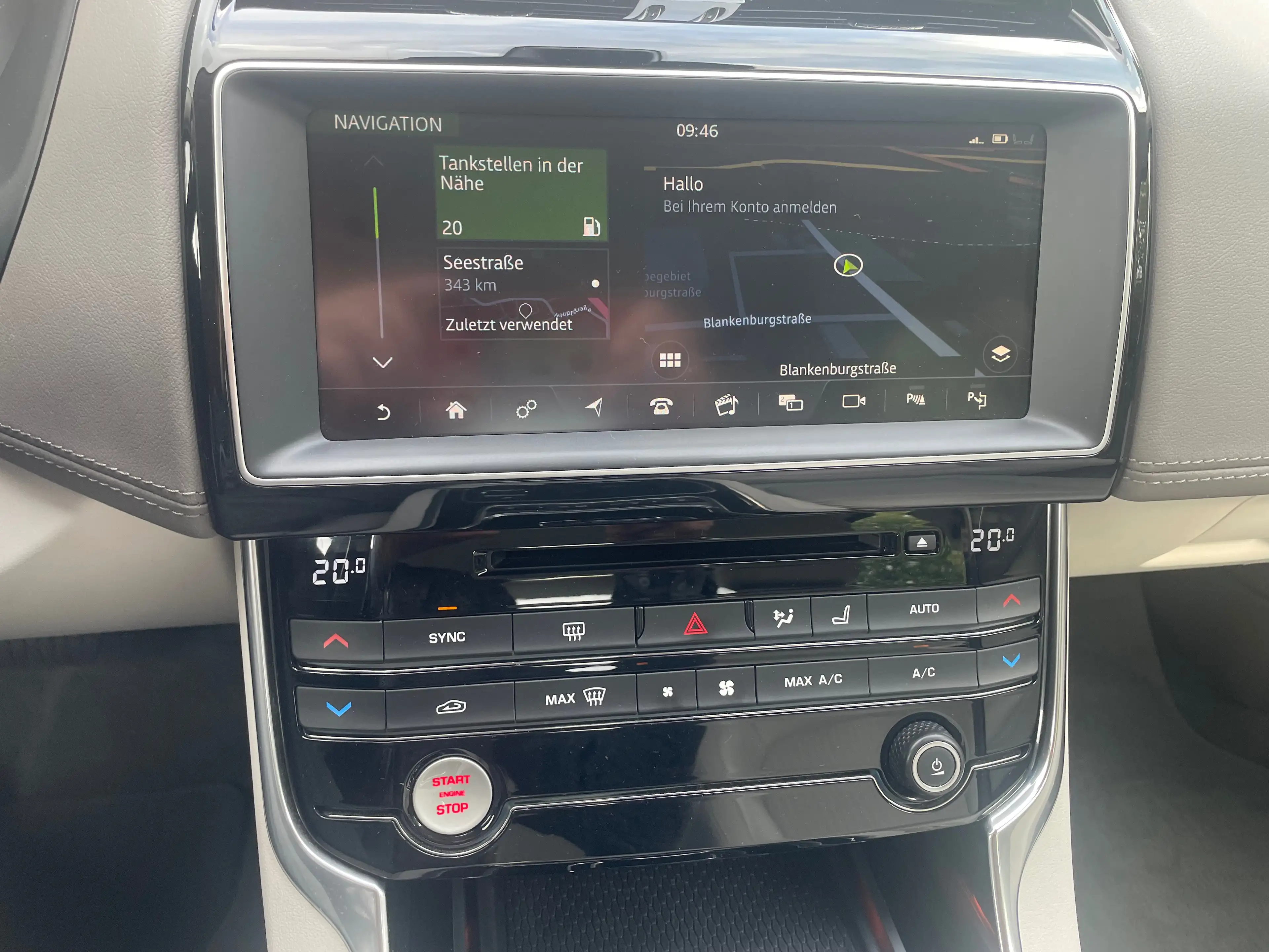 Jaguar XE Portfolio Allrad AWD Xenon W+S — photo 23