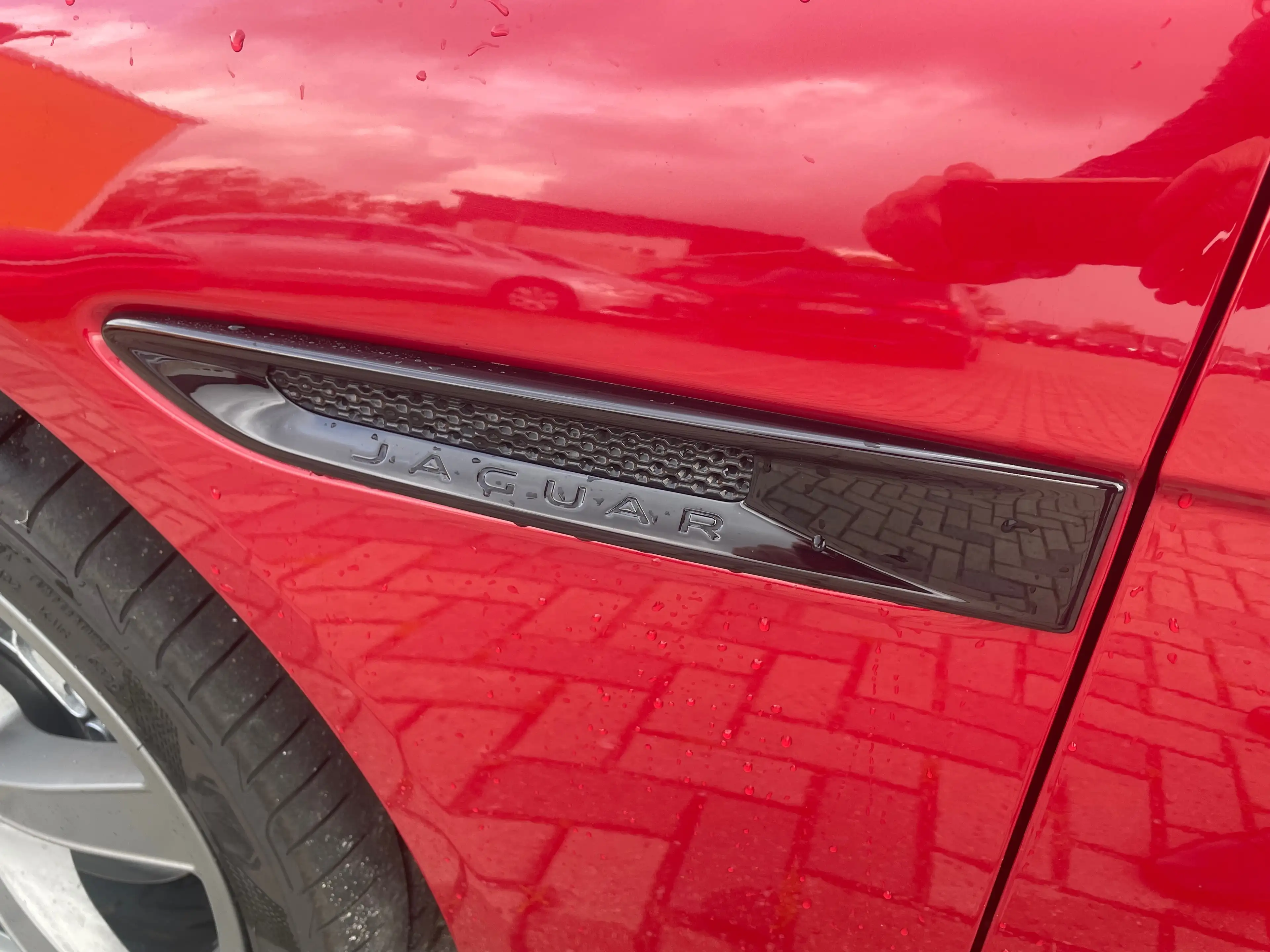 Jaguar XE Portfolio Allrad AWD Xenon W+S — photo 12