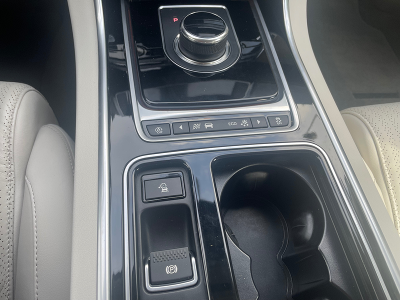 Jaguar XE Portfolio Allrad AWD Xenon W+S — photo 21