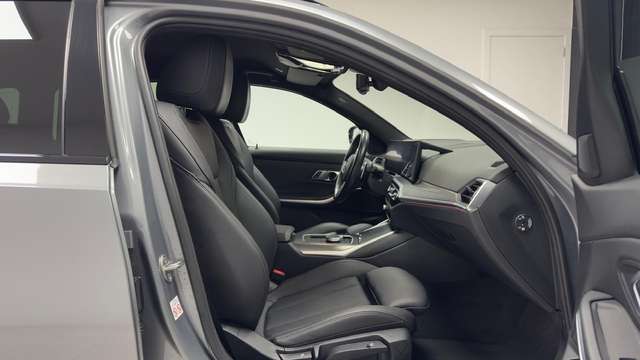 BMW 318 — photo 12