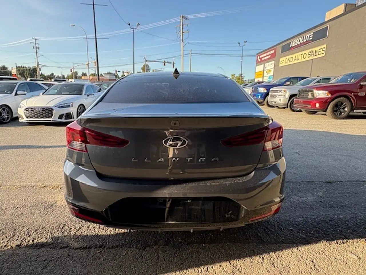 Hyundai ELANTRA снимка Hyundai ELANTRA