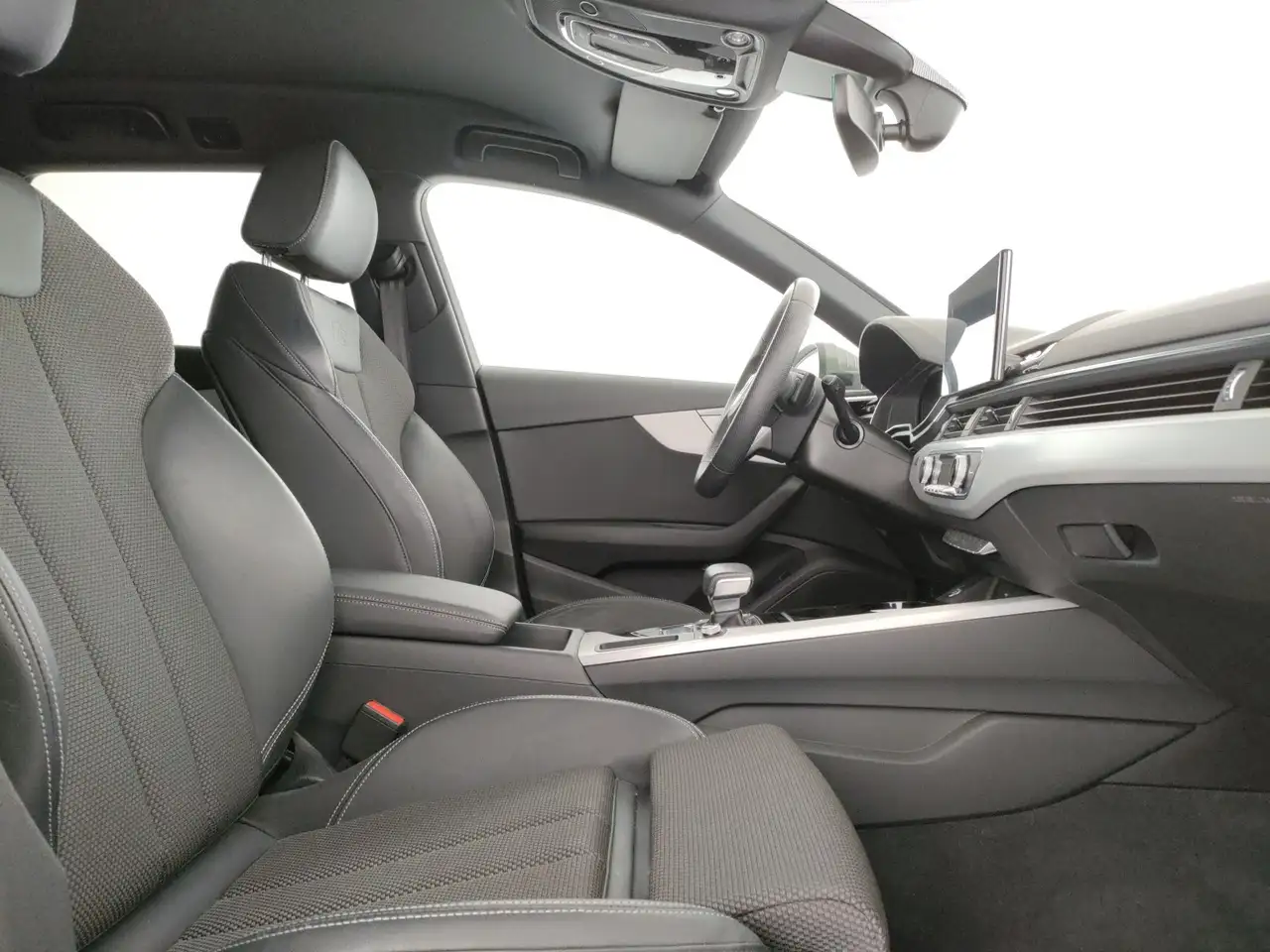 Audi A4 avant 35 2.0 tdi mhev s line edition 163cv s-troni 12