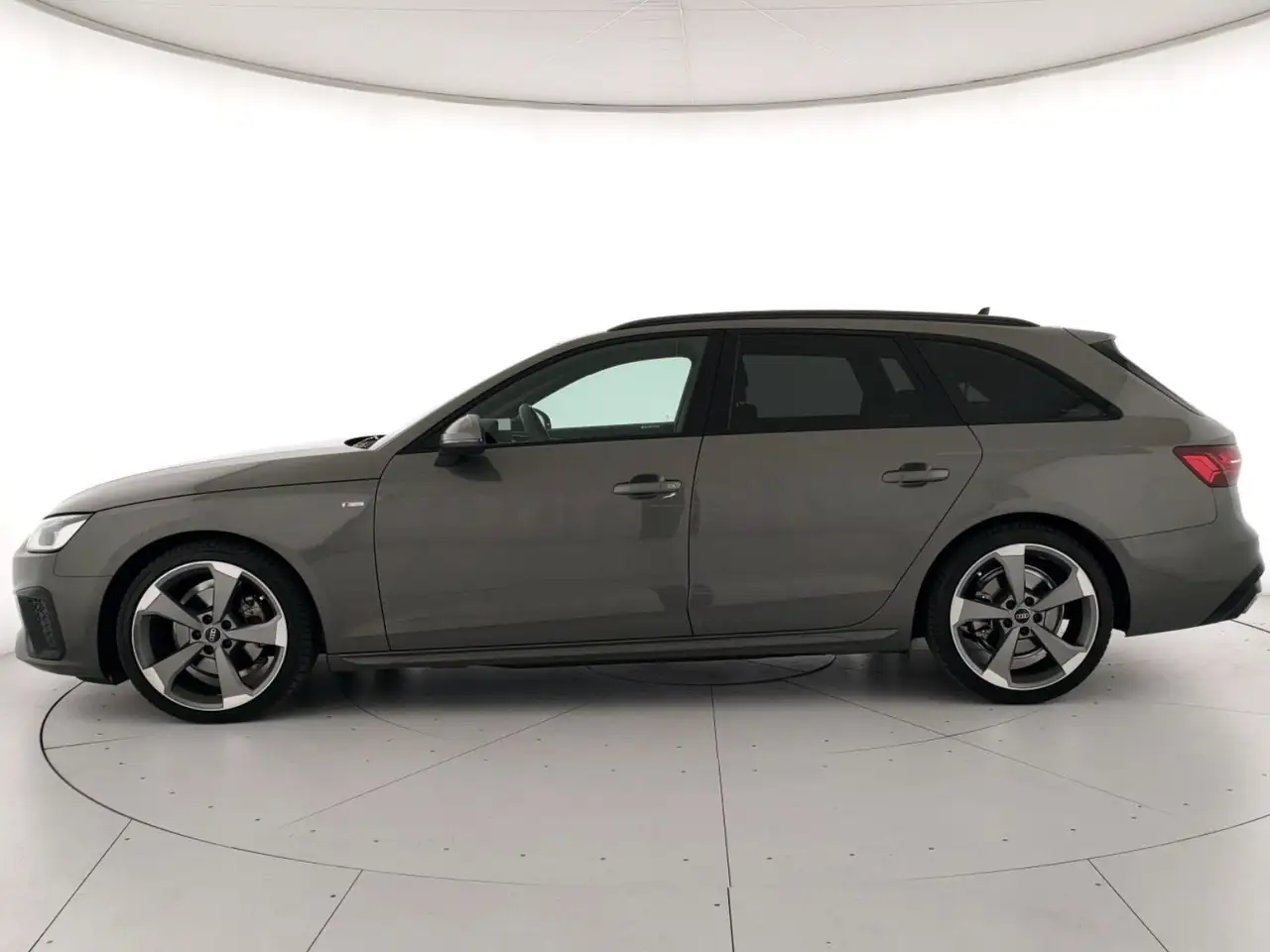 Audi A4 avant 35 2.0 tdi mhev s line edition 163cv s-troni 8