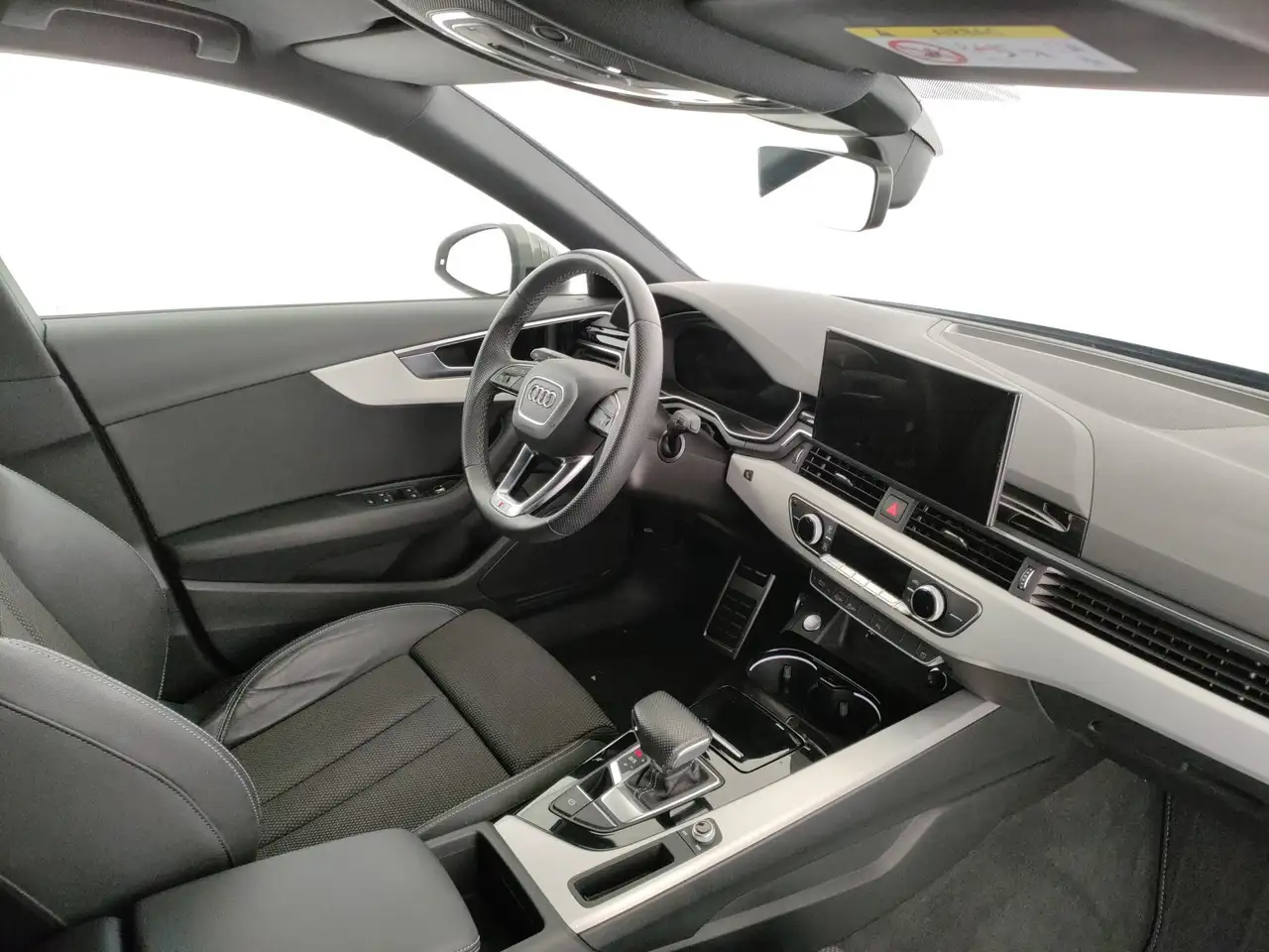 Audi A4 avant 35 2.0 tdi mhev s line edition 163cv s-troni 9