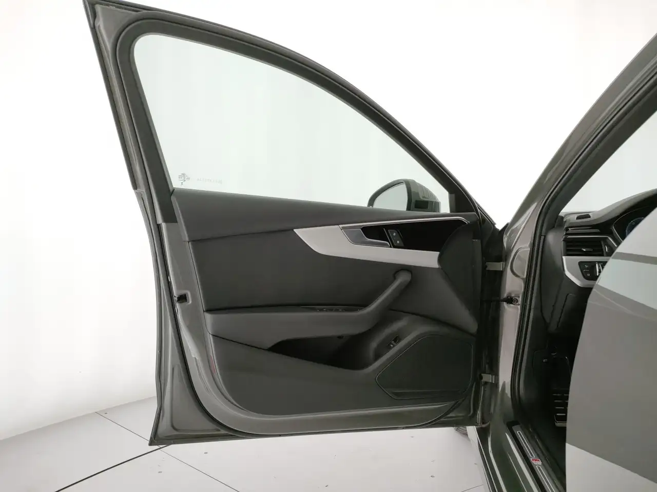 Audi A4 avant 35 2.0 tdi mhev s line edition 163cv s-troni 16