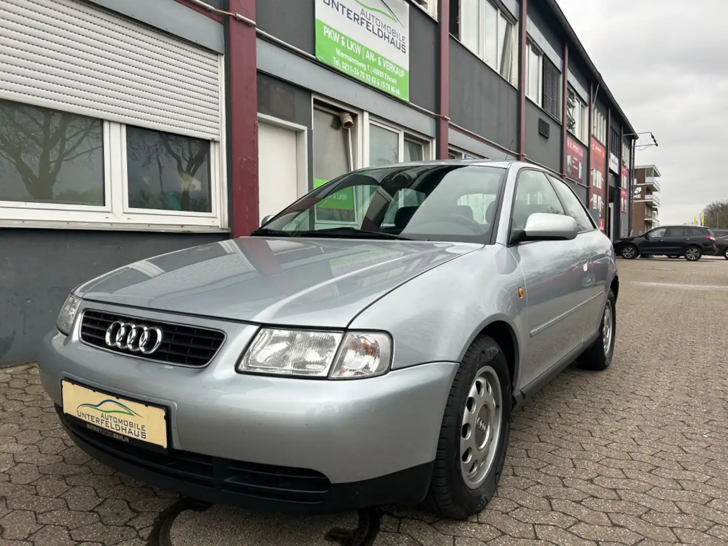 Audi A3 AUTOMATIK 20.000 KM 1. HAND Silver - 2