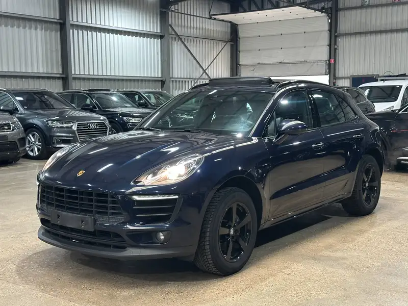 PORSCHE Macan
