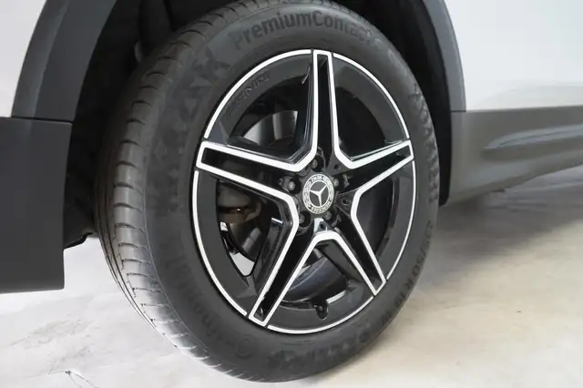Mercedes-Benz 220 view 15