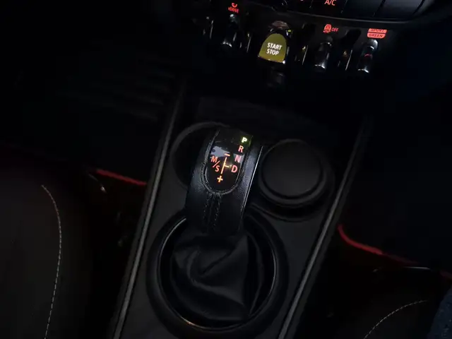 Mini Cooper Se view 10