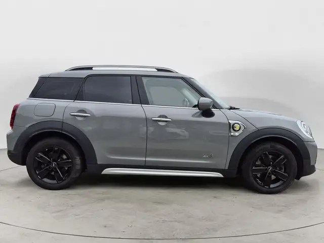 Mini Cooper Se view 5