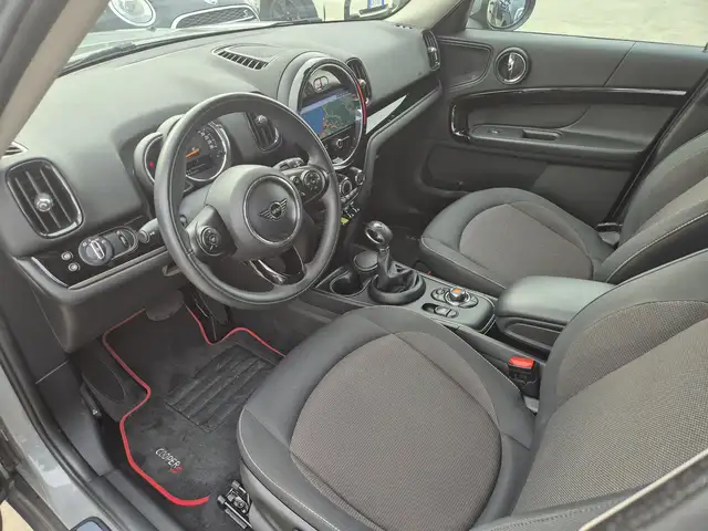 Mini Cooper Se view 6