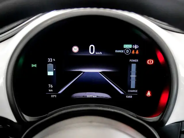 Fiat 500E view 9
