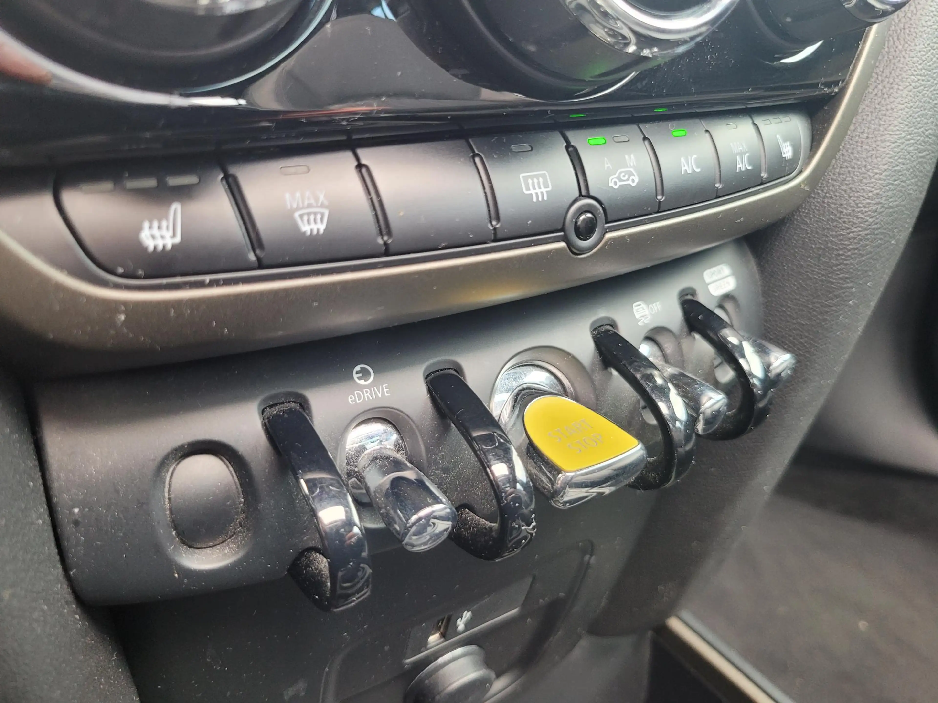 MINI Cooper SE Countryman 1.5 ALL4 = — photo 32