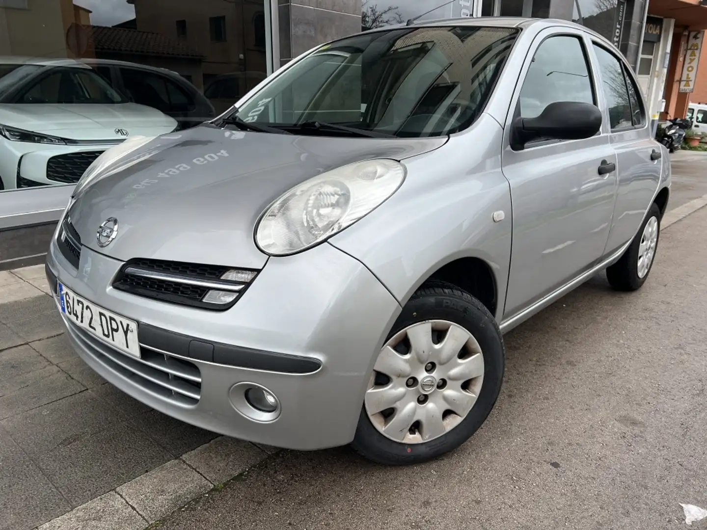 Nissan Micra 1.2 Visia Gris - 1