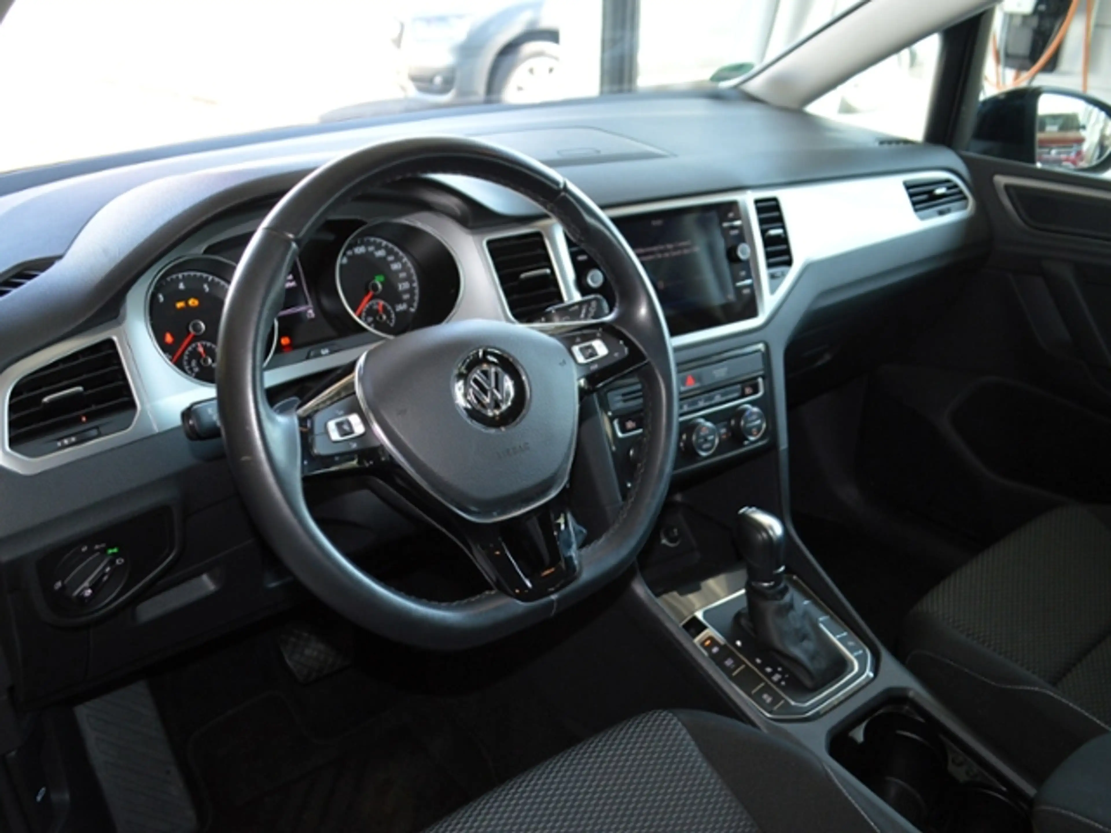 Volkswagen Golf Sportsvan 1,0 TSI DSG Trendline — photo 13
