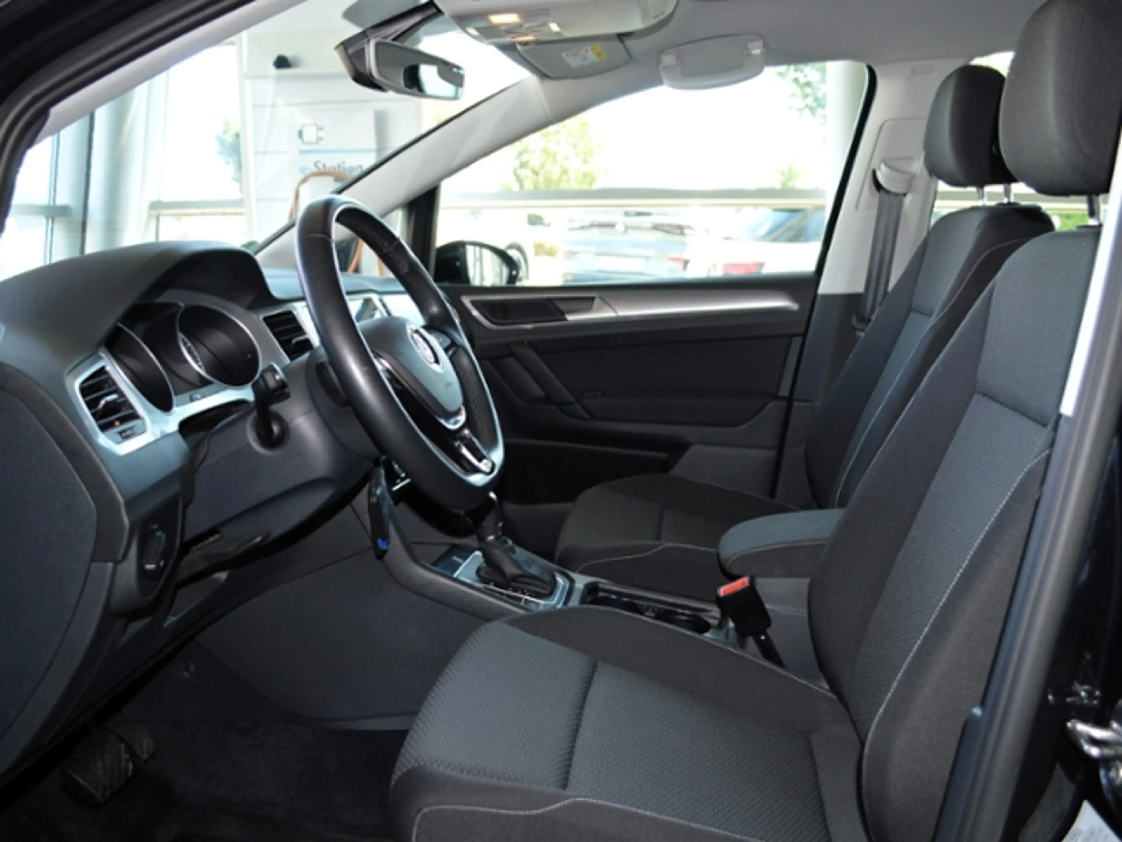 Volkswagen Golf Sportsvan 1,0 TSI DSG Trendline — photo 12