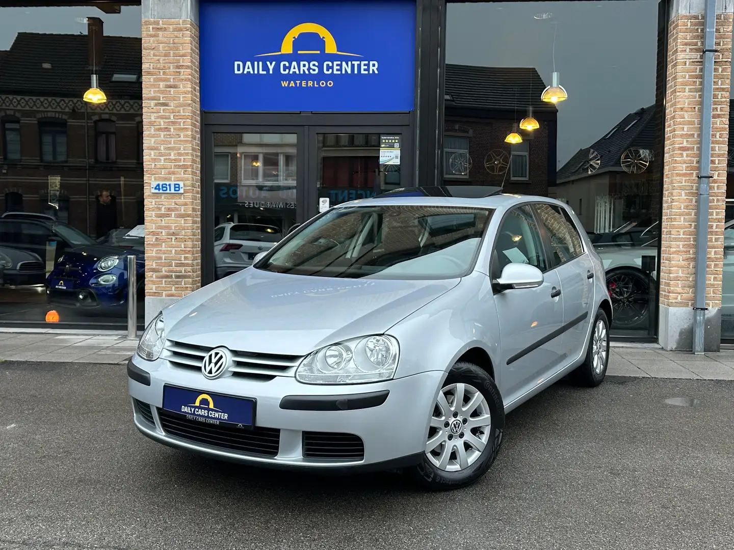 Volkswagen Golf Golf 1.6i 16v FSI Comfortline 30 Years Grijs - 1