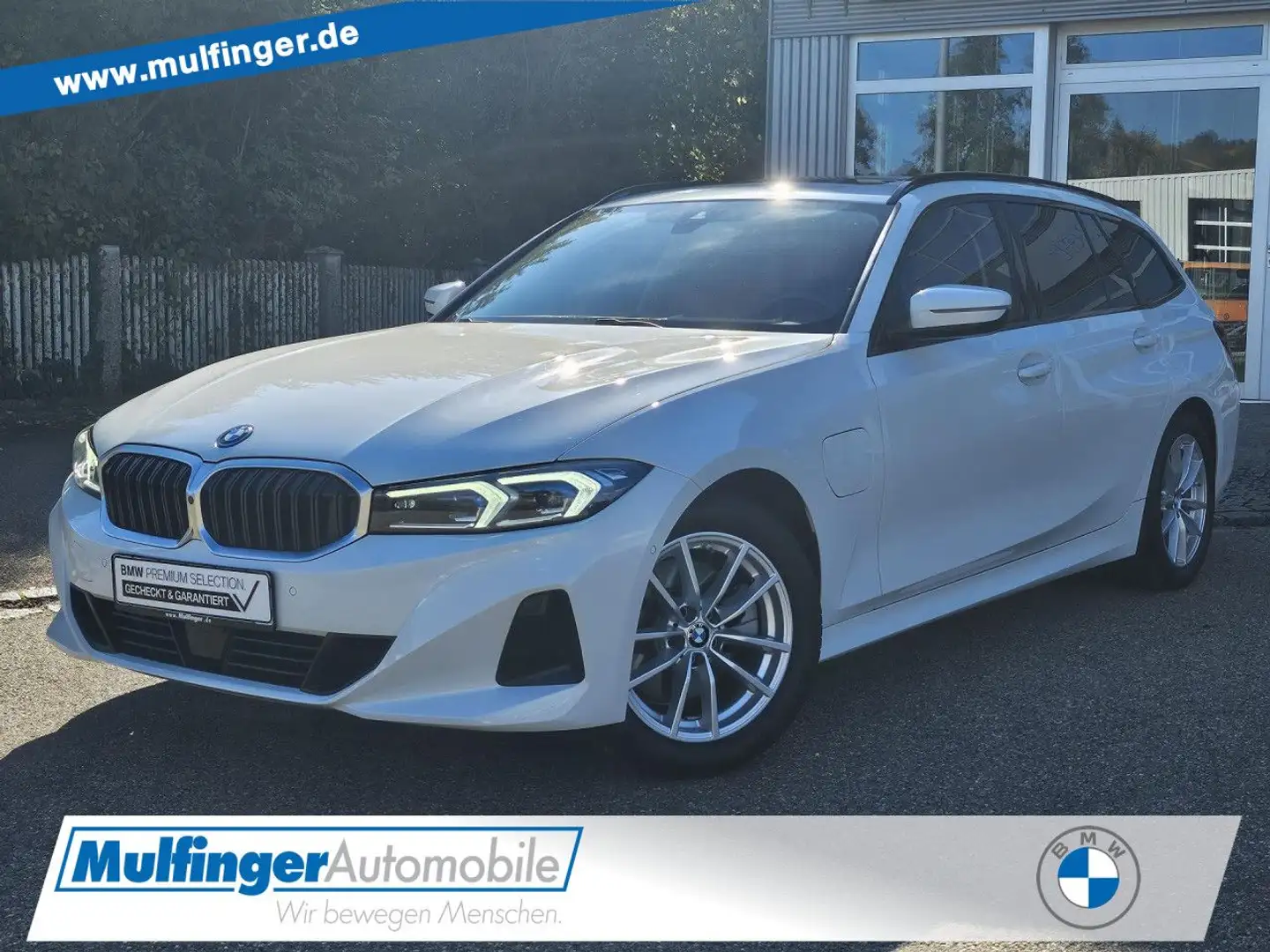BMW 330 e T SportS. HUD ACC PanoDach.SurView.HiFi AHK Blanc - 1