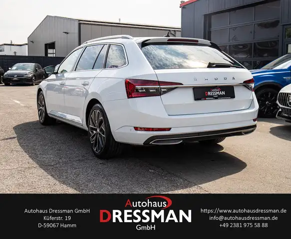 Skoda Superb view 6