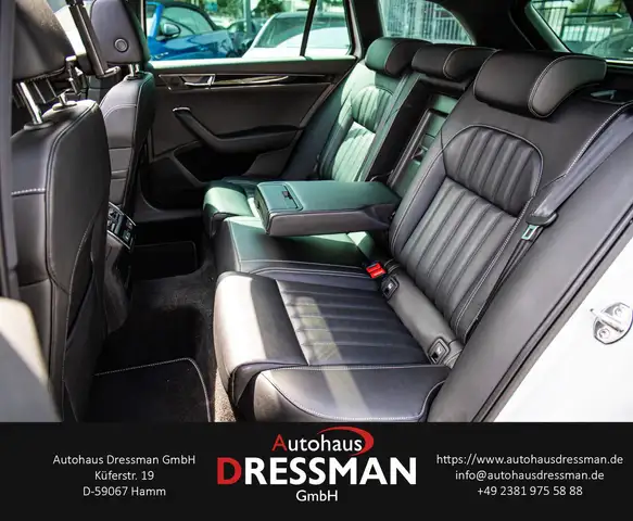 Skoda Superb view 13