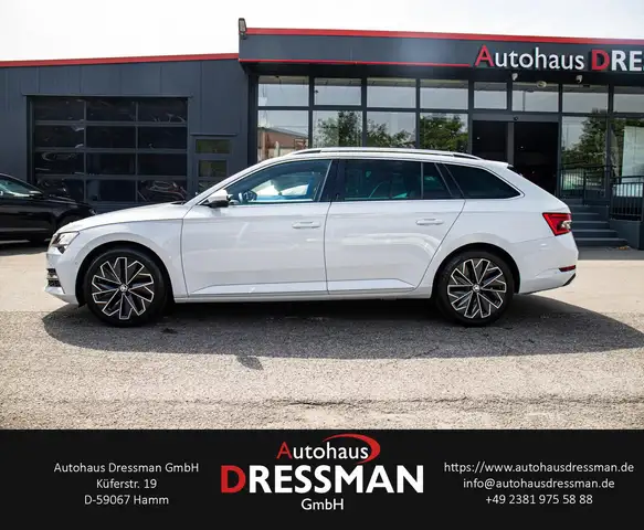 Skoda Superb view 7