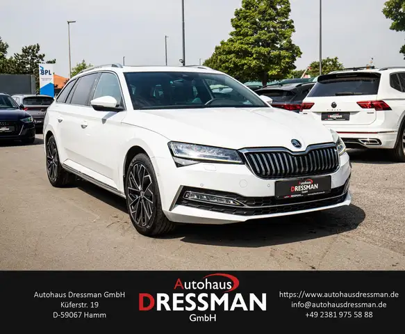 Skoda Superb view 3