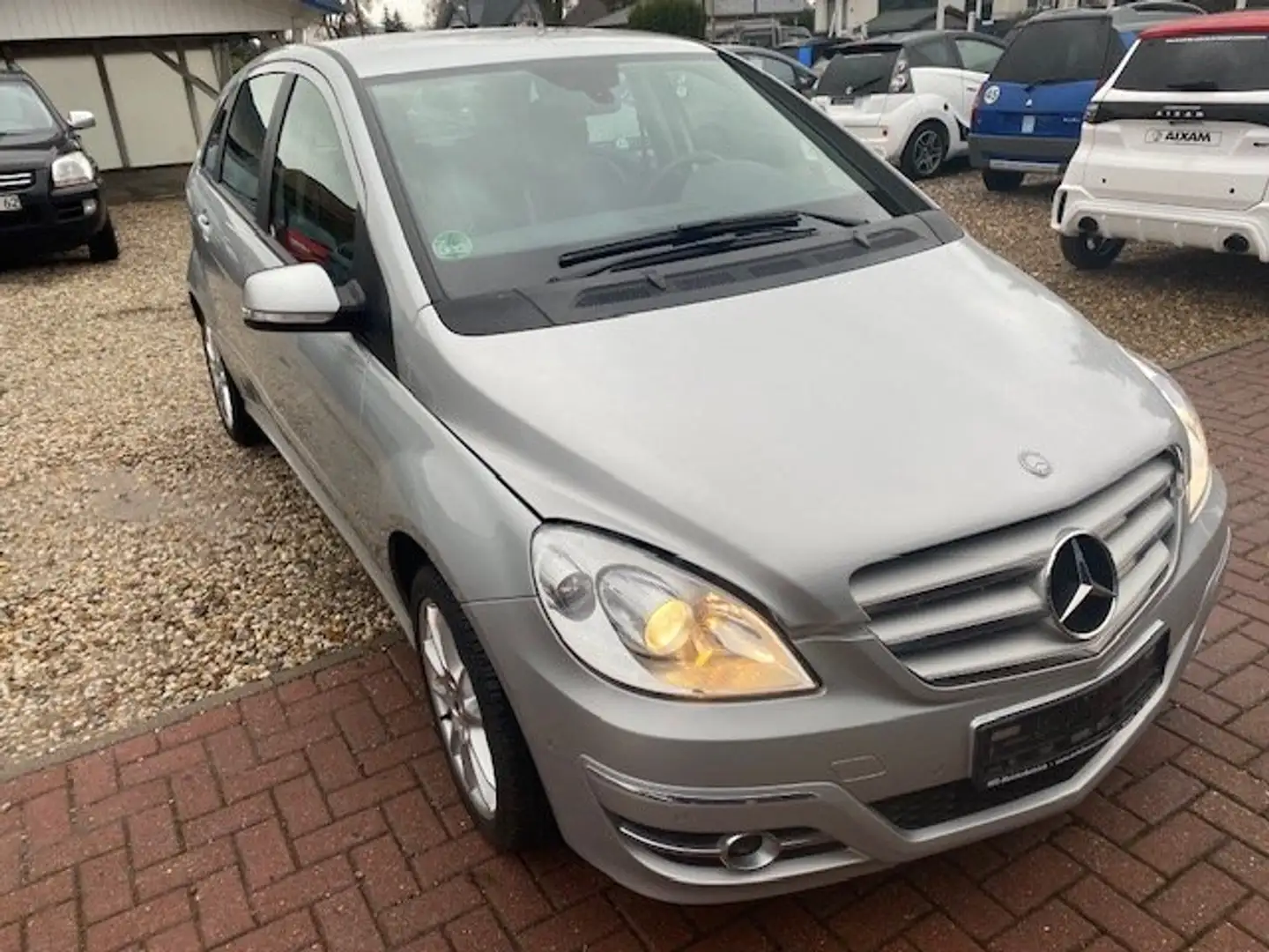 Mercedes-Benz B 200 Gepflegte B-Klasse aus 2. Hand mit Garantie! Šedá - 1