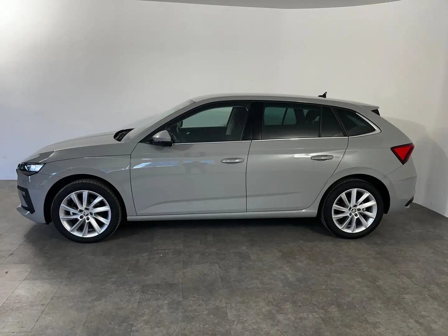 Skoda Scala 1.0 TSI DSG Selection Facelift LED*RFK*VIRTUAL ... Grau - 2
