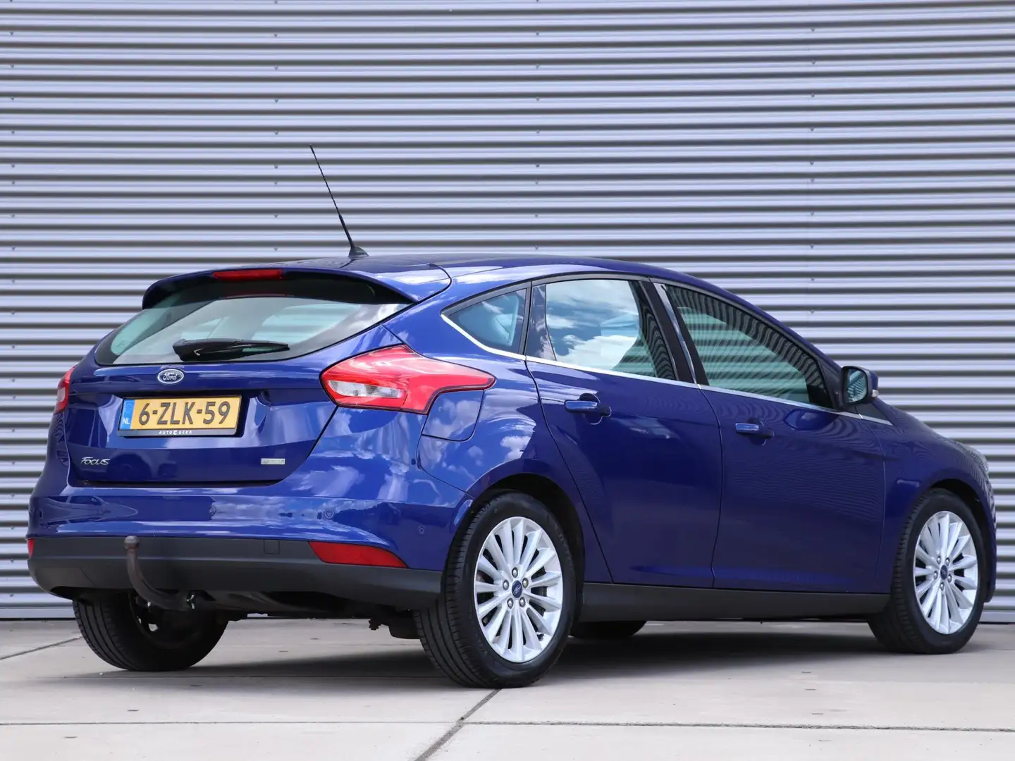 Ford Focus 1.0 EcoBoost First Edition *Dealeronderh.* Blauw - 2