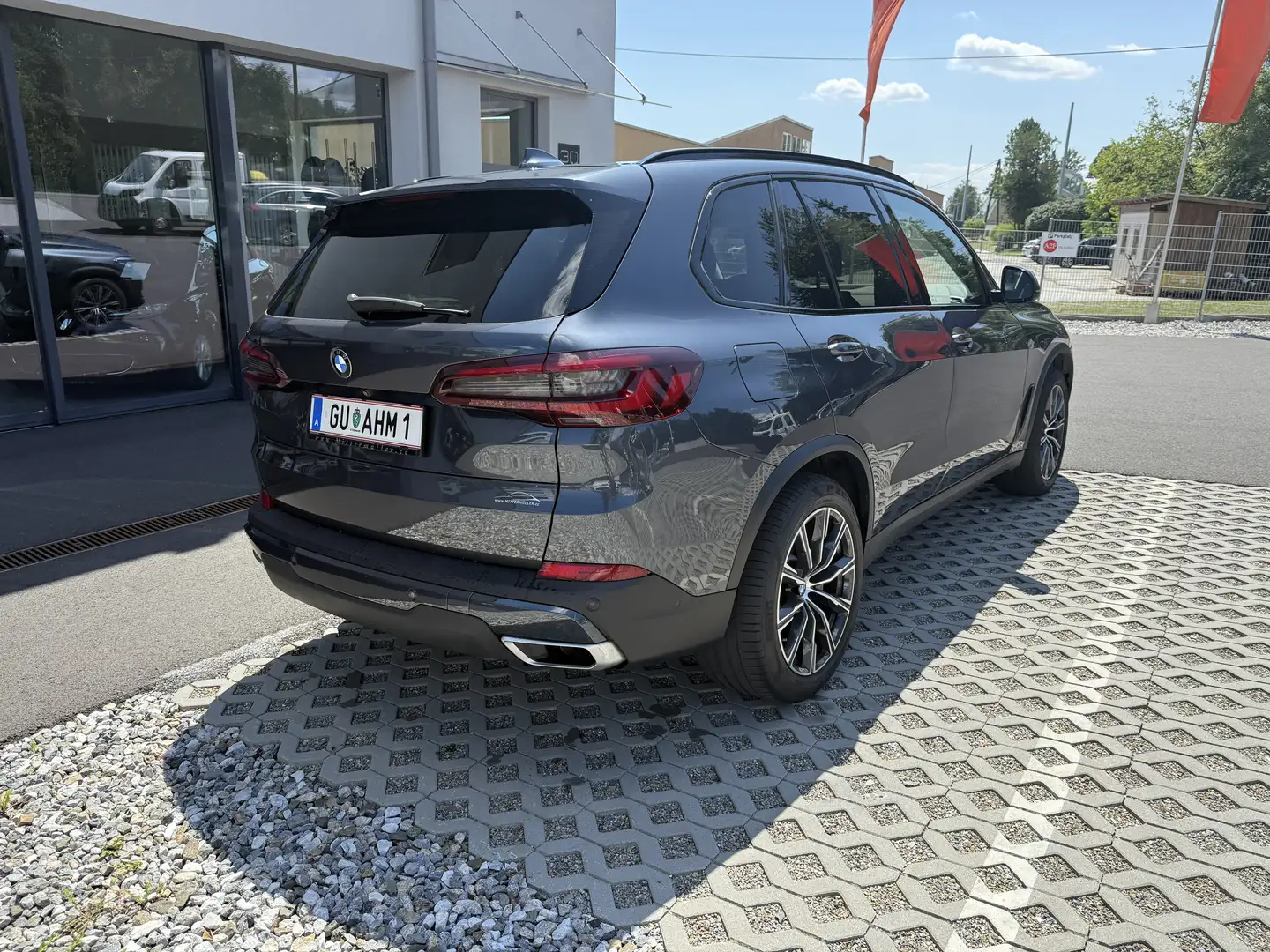 BMW X5 X5 xDrive25d Aut. LED Navi Sportsitze 20 Zoll etc Grau - 2