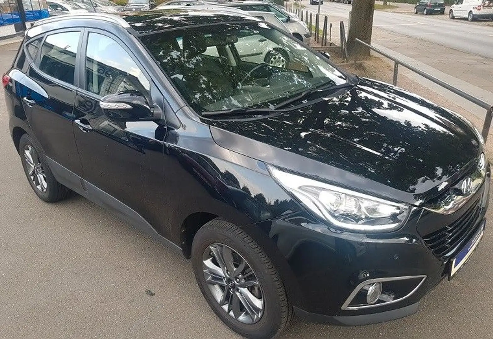 Hyundai iX35 1.7 CRDi 2WD 6G Klima SHZ Navi AHK LMF17"BC Negro - 1