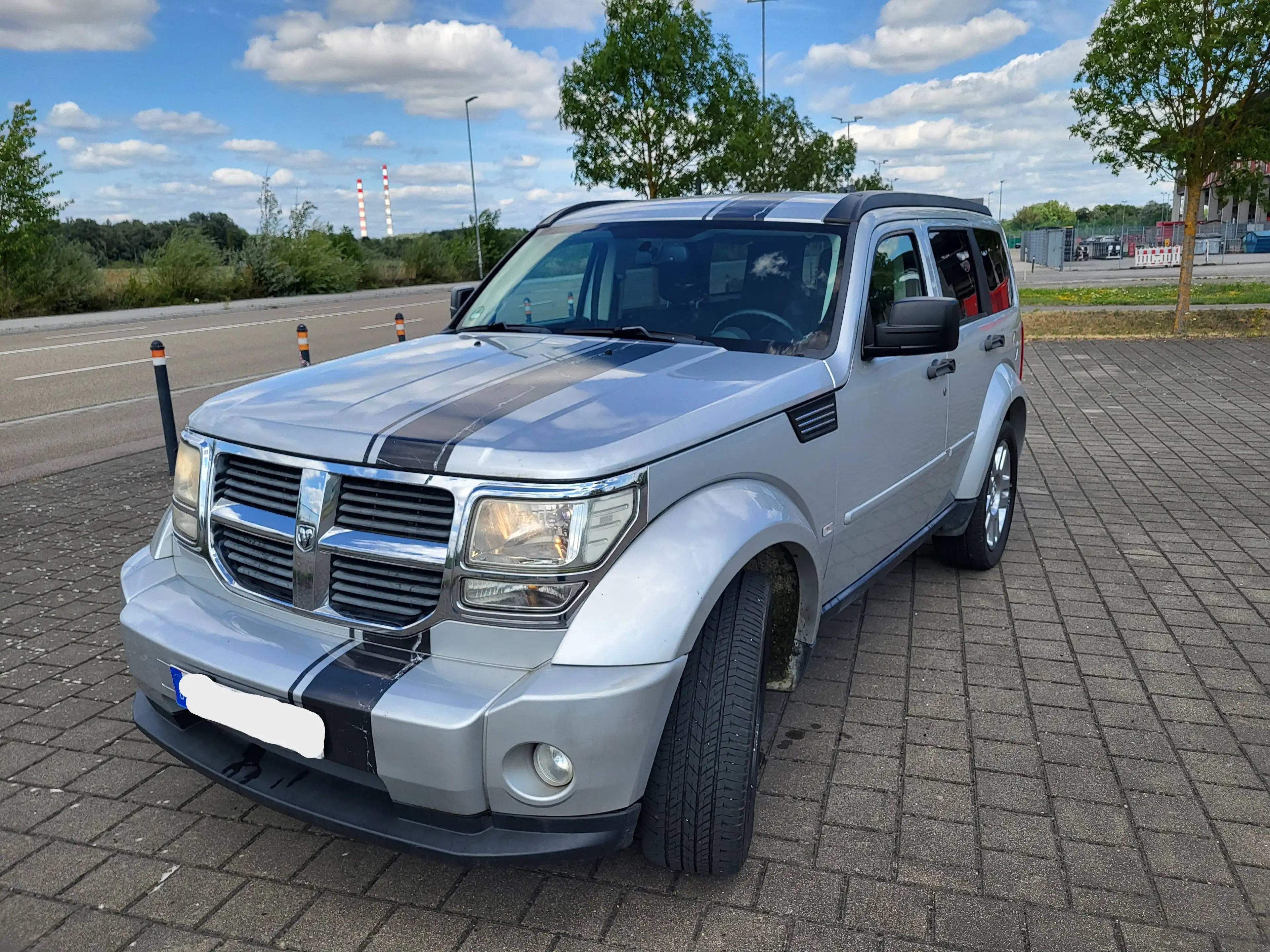 Dodge Nitro Nitro Diesel 2.8 CRD DPF Automatik SXT — photo 2