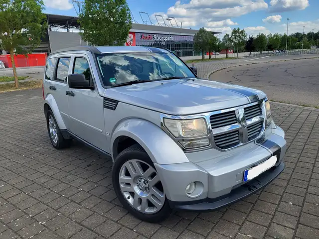 Dodge Nitro Nitro Diesel 2.8 CRD DPF Automatik SXT