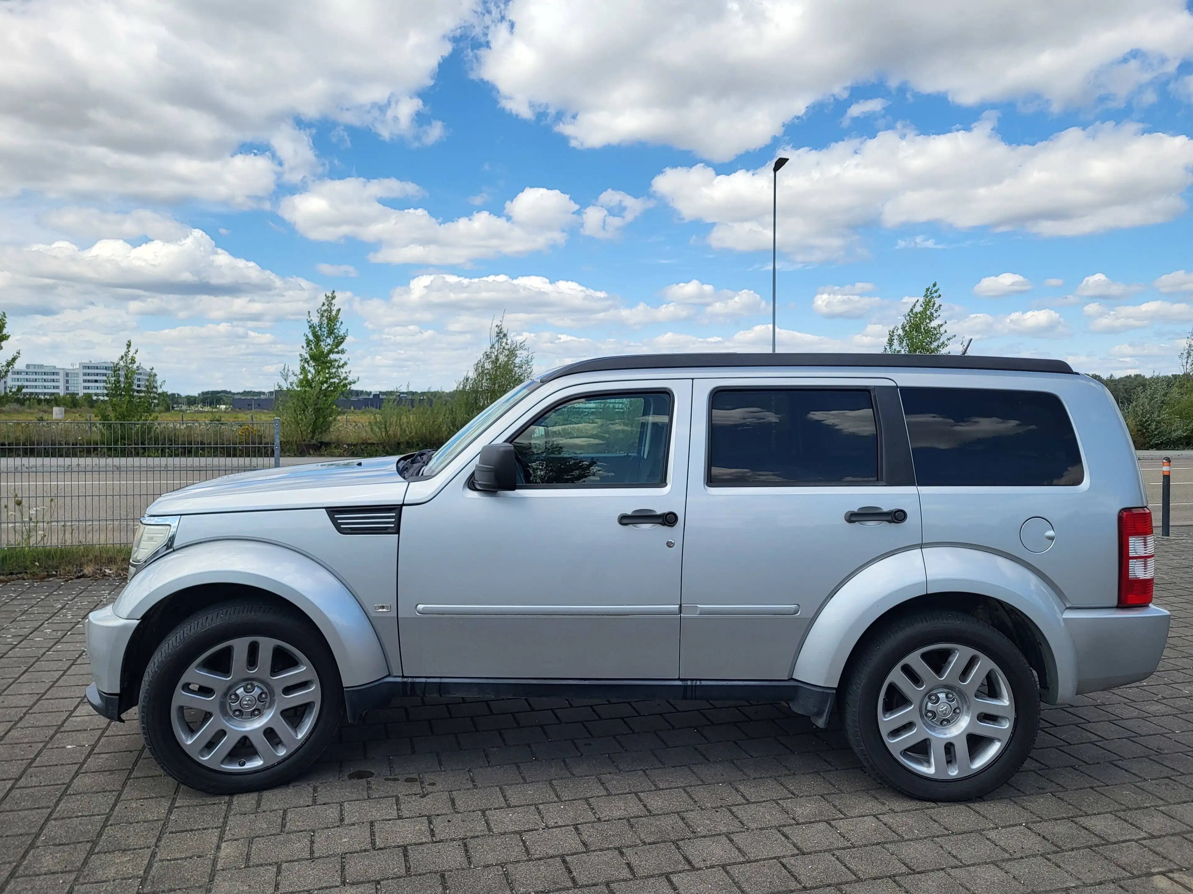Dodge Nitro Nitro Diesel 2.8 CRD DPF Automatik SXT