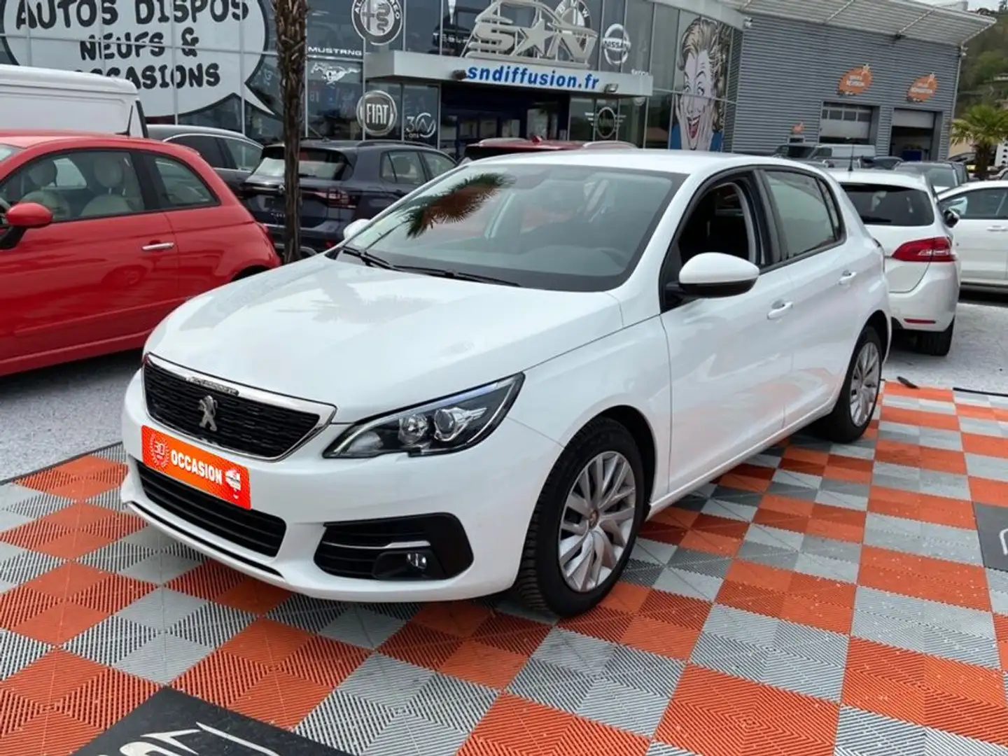 Peugeot 308 BlueHDi 100 BV6 PREMIUM PACK 2PL 9990HT Beyaz - 1