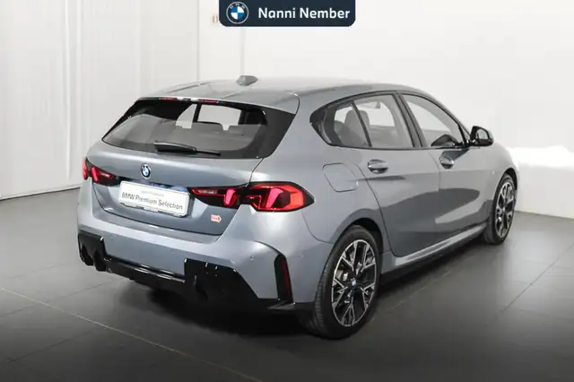 BMW 1 Series view 3