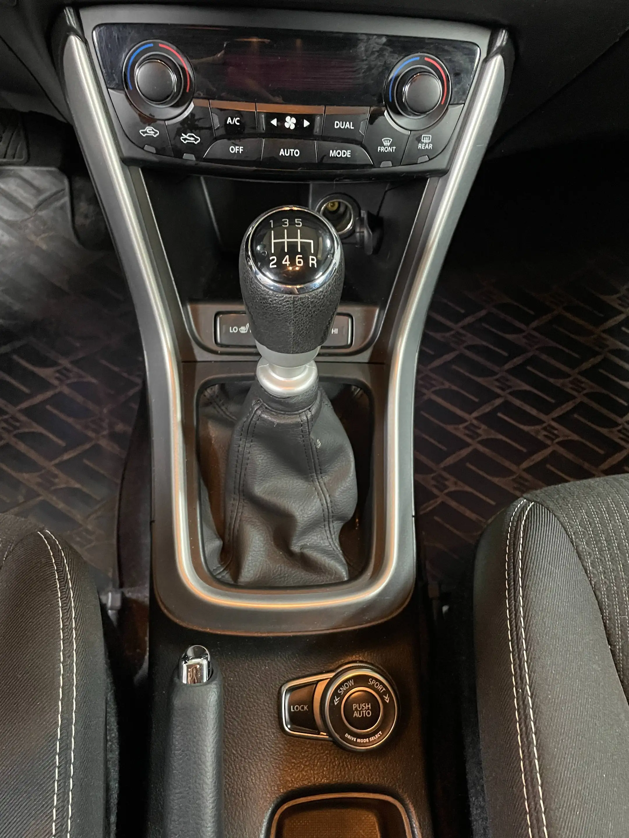 Suzuki SX4 S-Cross Comfort 4x4 — photo 12