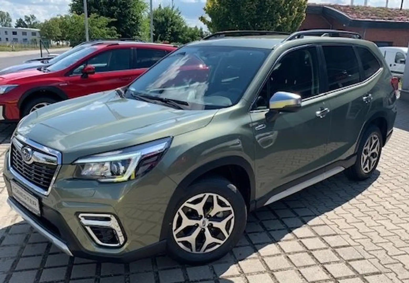 Subaru Forester 2.0ie Lineartronic Active 1. Hand AHK starr Green - 1