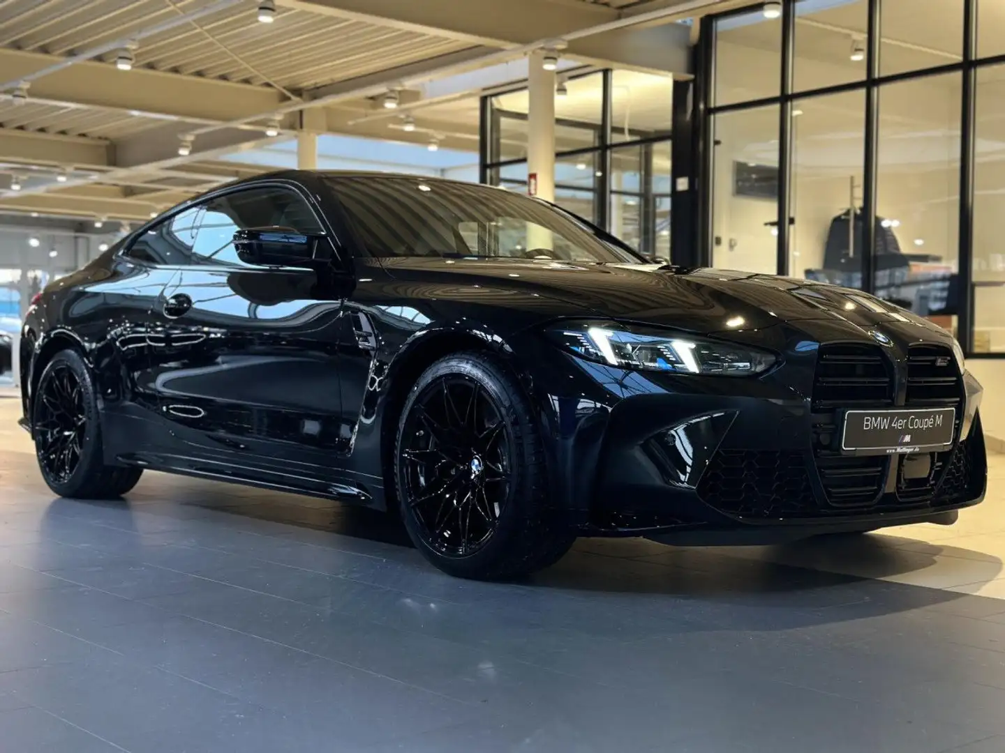 BMW M4 Competition Coupé mit M xDrive ACC HUD Ha/Ka Schwarz - 2