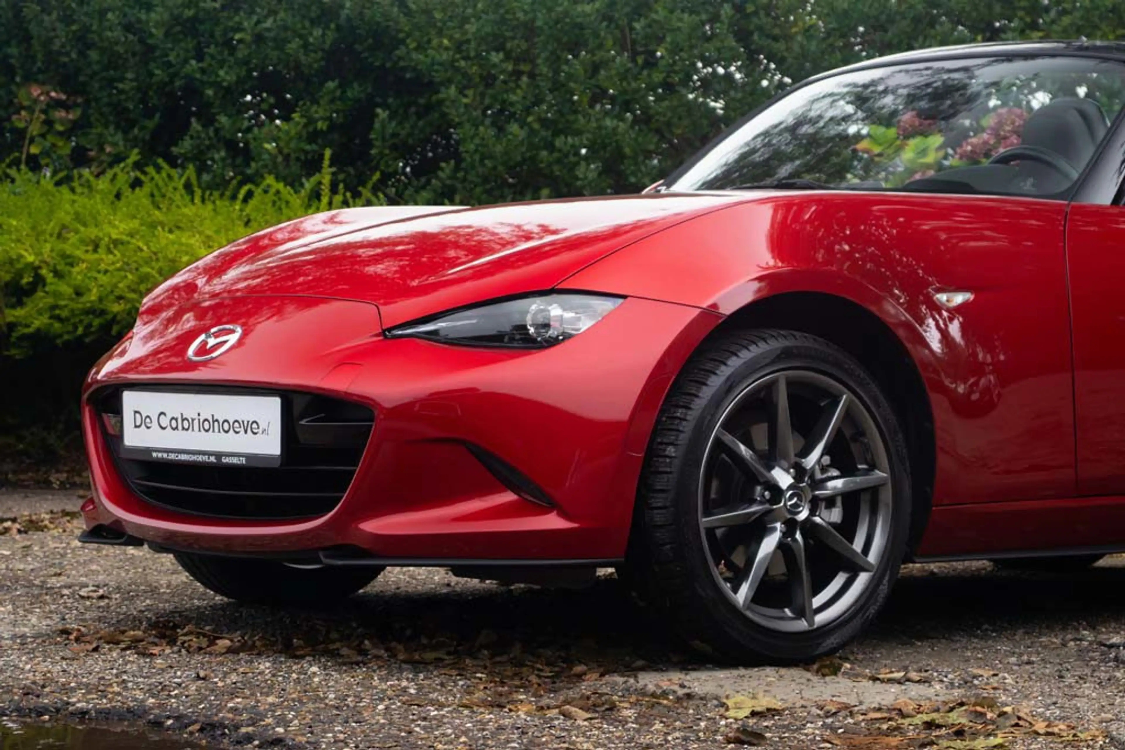 Mazda MX-5 ND 2.0l SkyActiv-G 160 GT-M Soul Red Metallic — photo 9